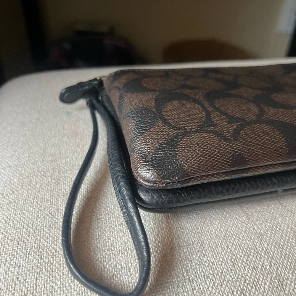 Coach Signature Brown Pebbled Leather Wristlet - Picture 10 of 13